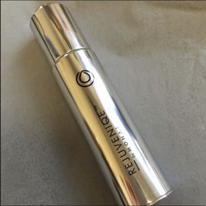 Monat rejuveniqe oil